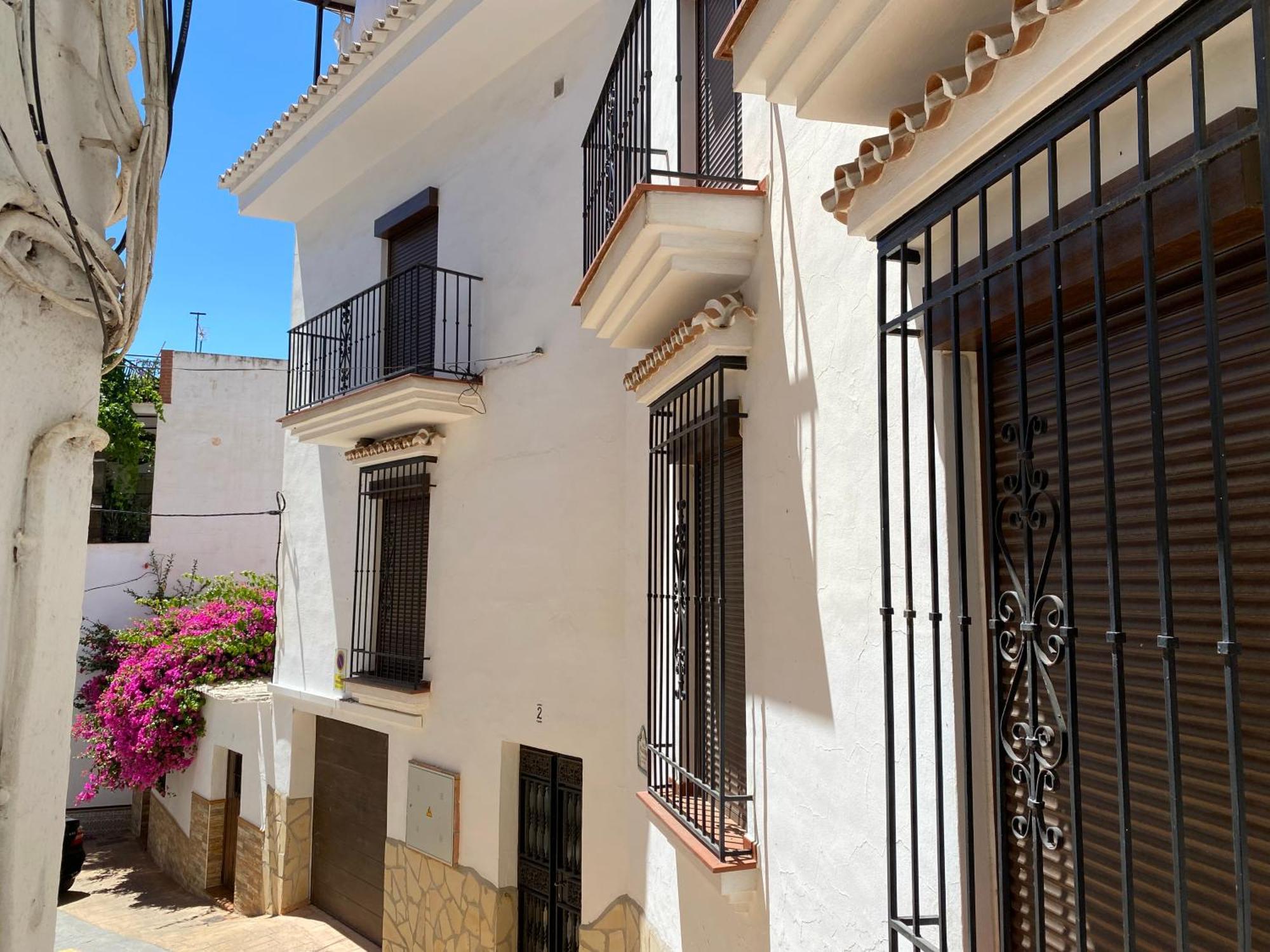 Casa Miguel - 3 Beautiful Apartments Availabe Sayalonga Zewnętrze zdjęcie