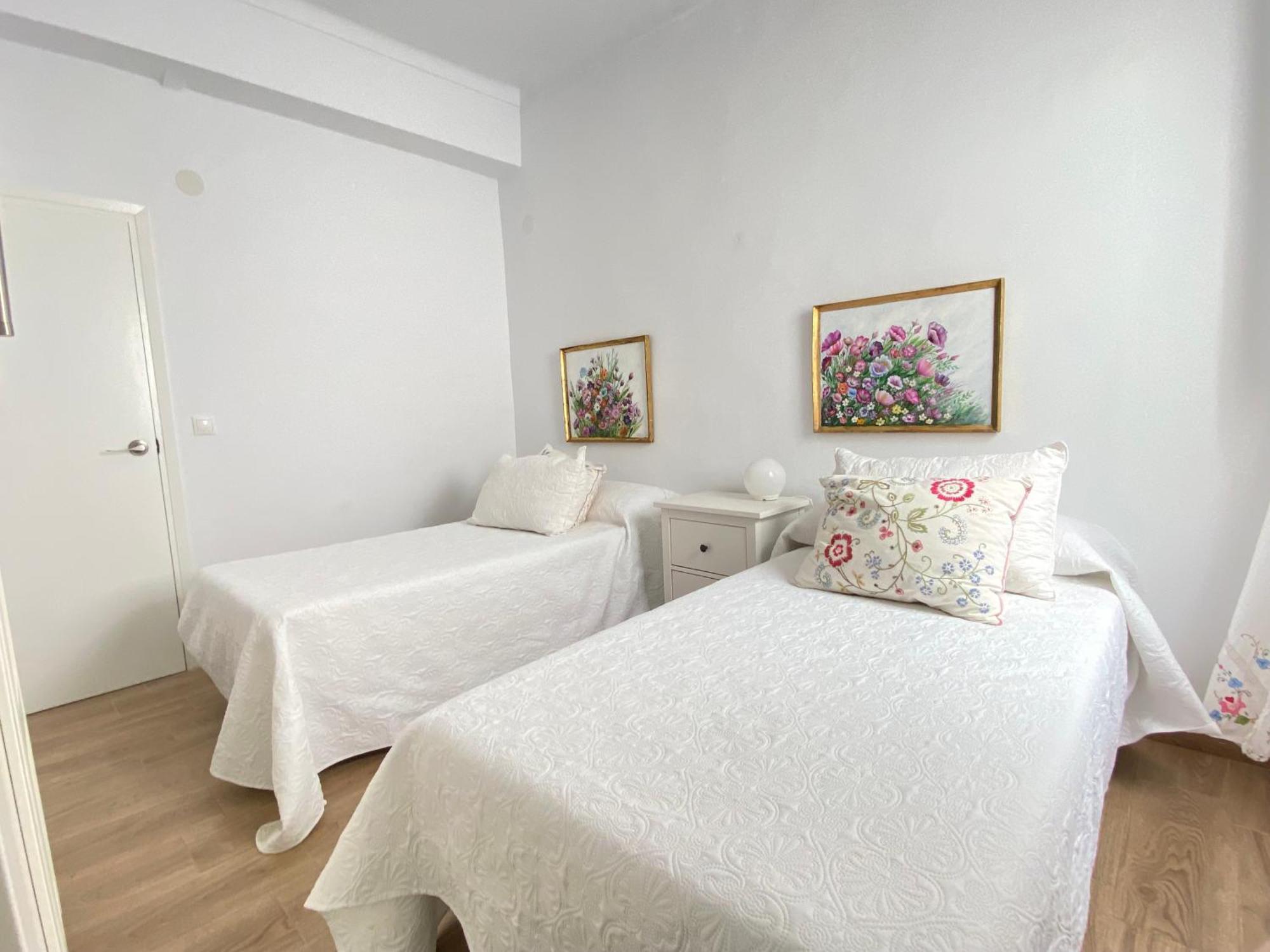 Casa Miguel - 3 Beautiful Apartments Availabe Sayalonga Pokój zdjęcie
