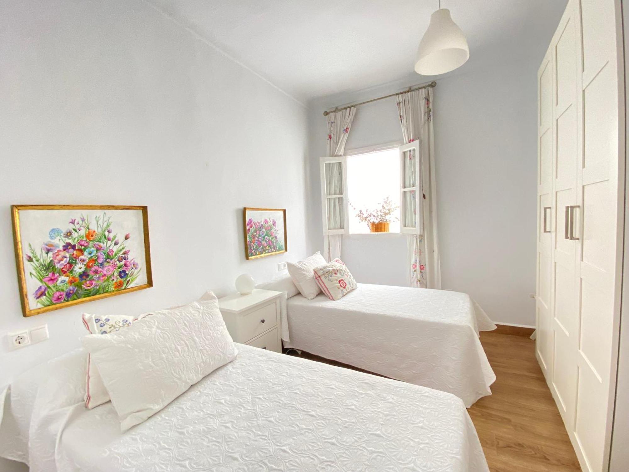 Casa Miguel - 3 Beautiful Apartments Availabe Sayalonga Pokój zdjęcie